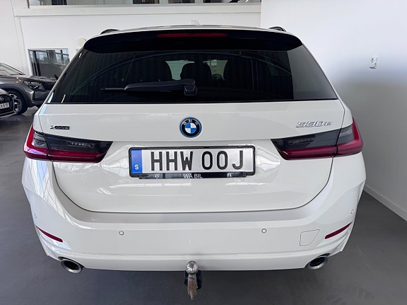 BMW 330e 4 of 20