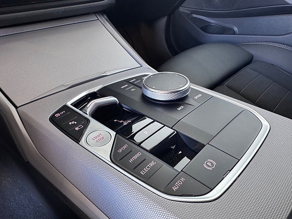 BMW 330e 15 of 20