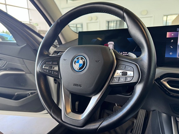 BMW 330e 12 of 20