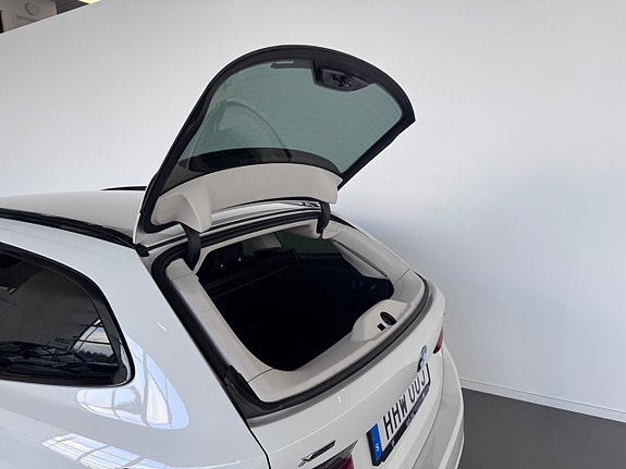 BMW 330e 7 of 20