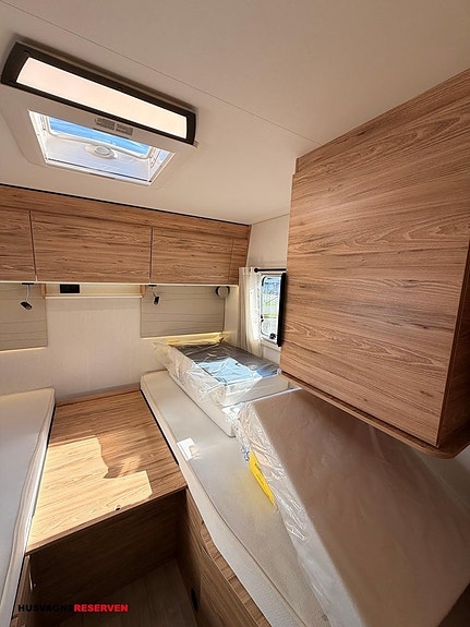 Pilote P740 GJ 23 of 27