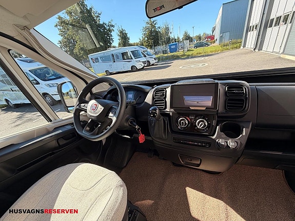 Pilote P740 GJ 9 of 27
