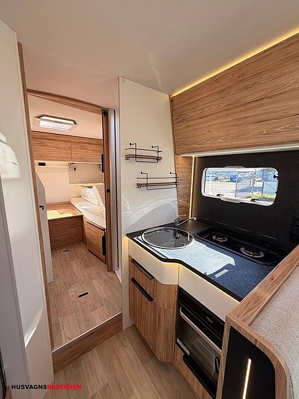 Pilote P740 GJ 16 of 27