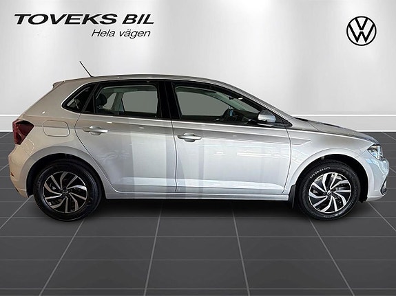 Volkswagen Polo 2 of 17