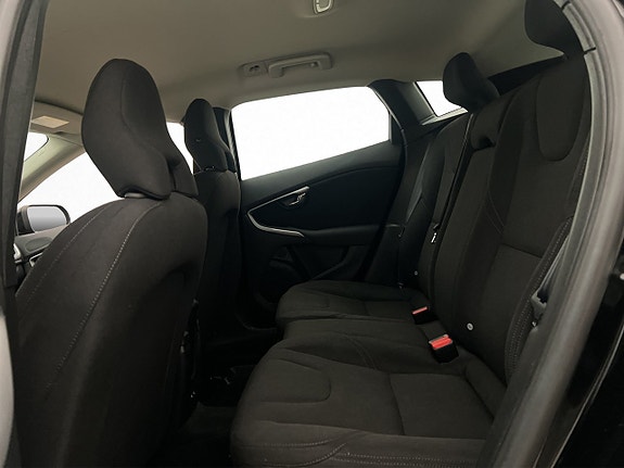 Volvo V40 24 of 28