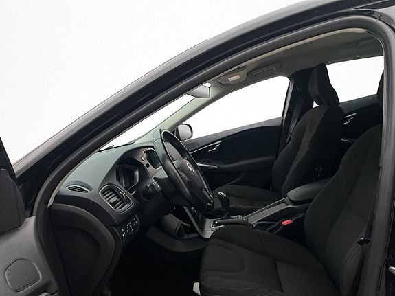 Volvo V40 11 of 28