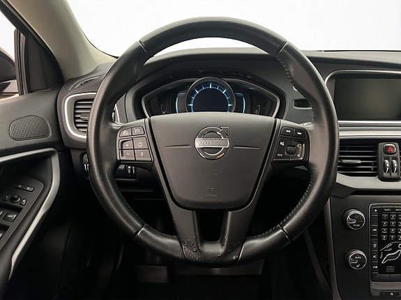 Volvo V40 13 of 28
