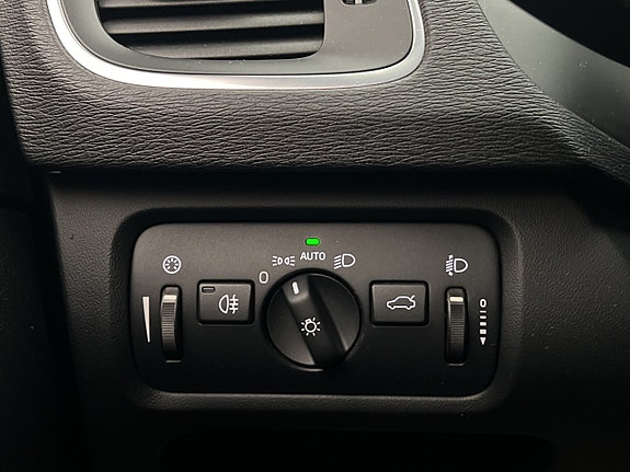 Volvo V40 14 of 28