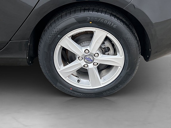 Volvo V40 26 of 28