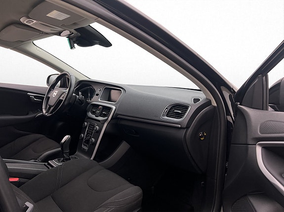 Volvo V40 23 of 28