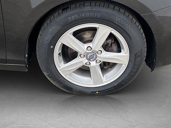 Volvo V40 28 of 28