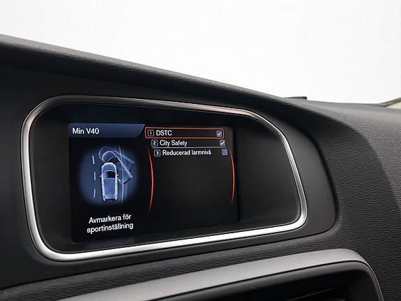 Volvo V40 20 of 28