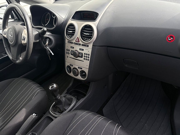 Opel Corsa 8 of 15