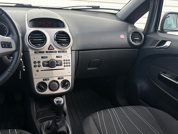 Opel Corsa 11 of 15