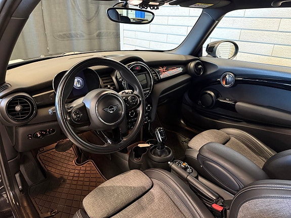 MINI Cooper S 8 of 20