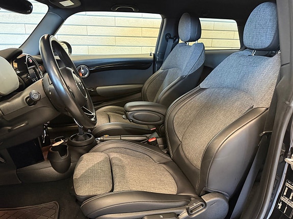 MINI Cooper S 9 of 20
