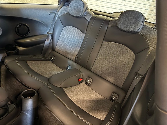 MINI Cooper S 10 of 20