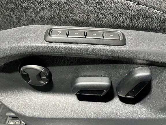 Volkswagen Tiguan 8 of 24