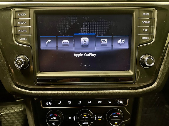 Volkswagen Tiguan 16 of 24