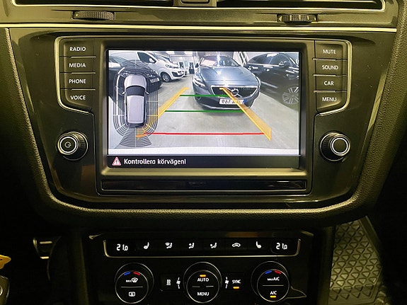 Volkswagen Tiguan 15 of 24