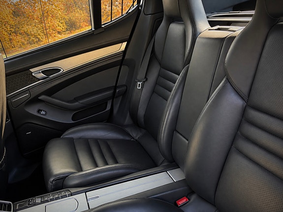 Porsche Panamera 4S 7 of 7