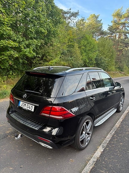 Mercedes-Benz GLE350 d 4 of 9