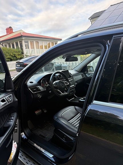 Mercedes-Benz GLE350 d 6 of 9