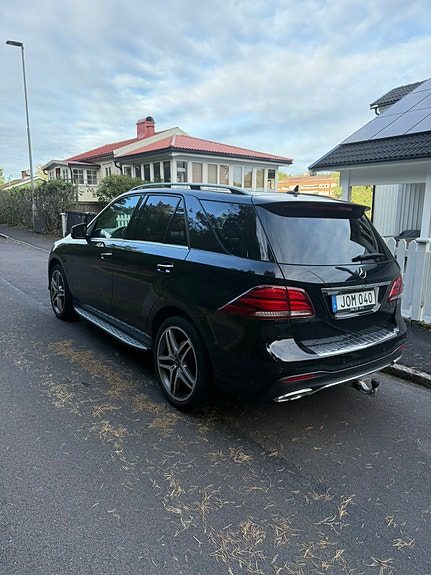 Mercedes-Benz GLE350 d 3 of 9