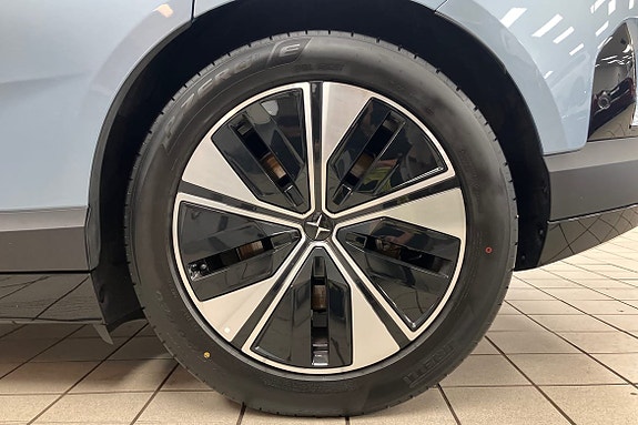 Polestar 4 17 of 23