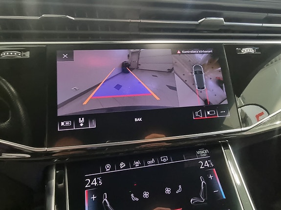 Audi Q8 16 of 16
