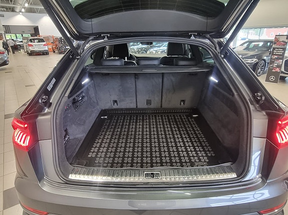 Audi Q8 6 of 16