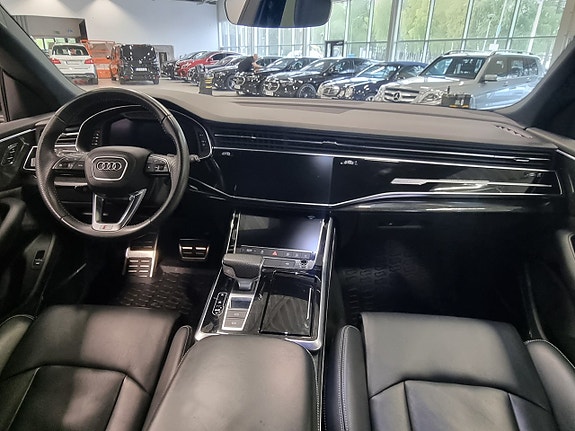 Audi Q8 11 of 16