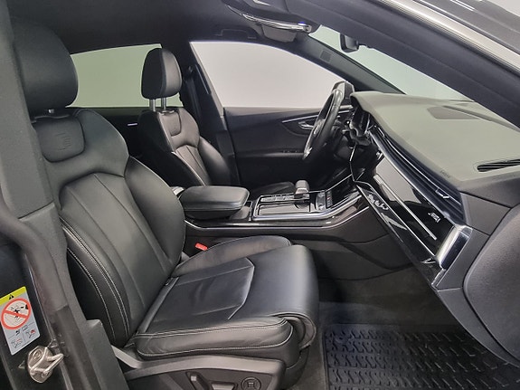 Audi Q8 8 of 16