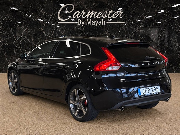 Volvo V40 3 of 16