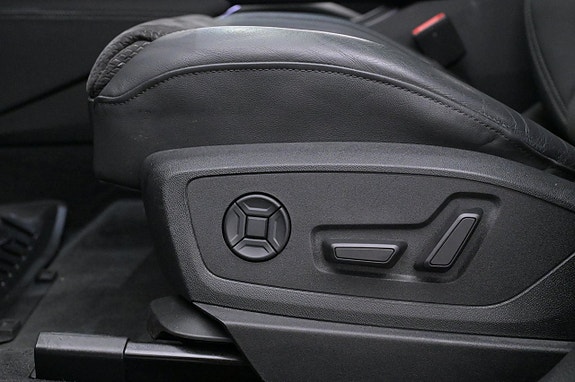 Audi e-tron 11 of 27
