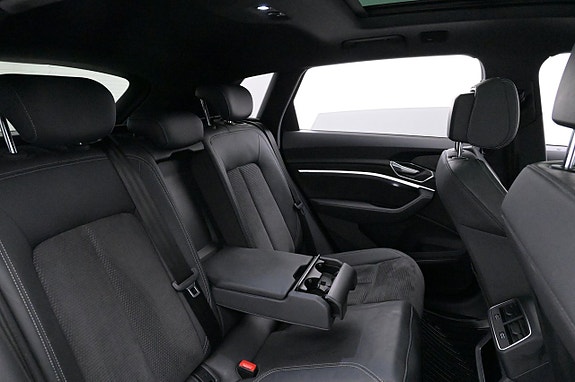 Audi e-tron 21 of 27