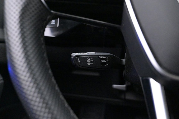 Audi e-tron 8 of 27