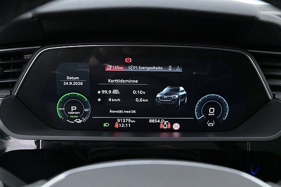 Audi e-tron 9 of 27