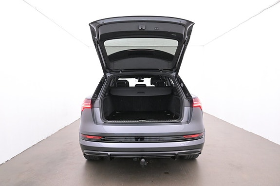 Audi e-tron 23 of 27