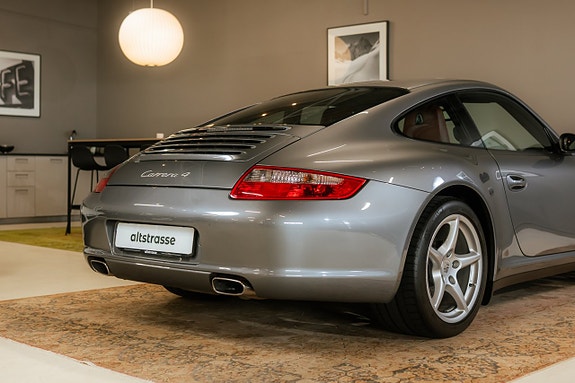 Porsche 911 10 of 30