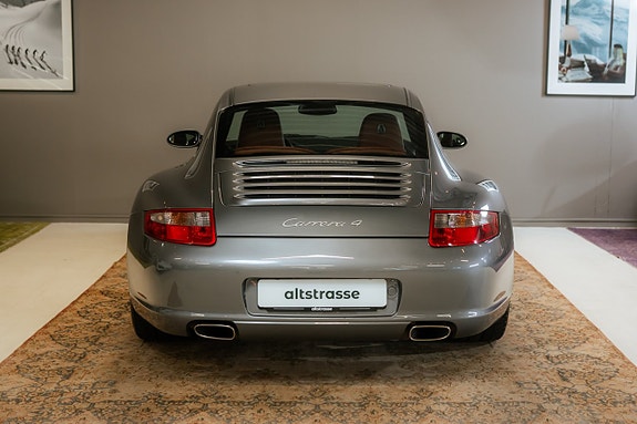 Porsche 911 12 of 30
