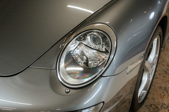 Porsche 911 4 of 30