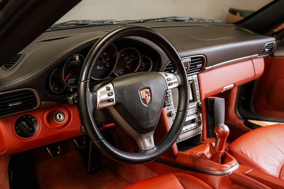 Porsche 911 14 of 30