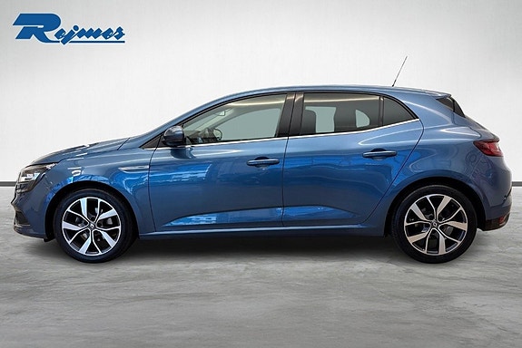 Renault Megane IV 2 of 23