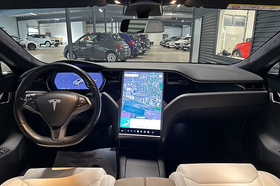 Tesla Model S 8 of 26