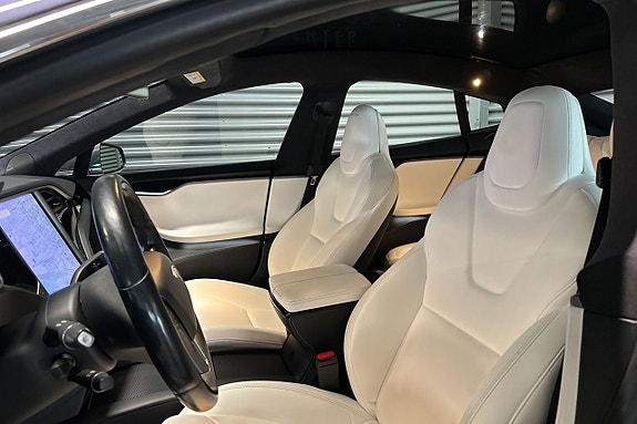 Tesla Model S 20 of 26
