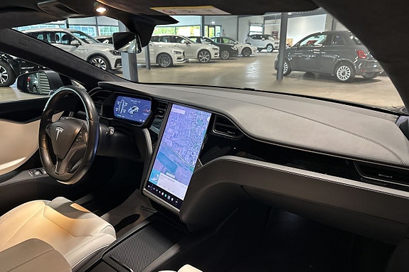 Tesla Model S 9 of 26
