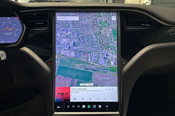 Tesla Model S 12 of 26