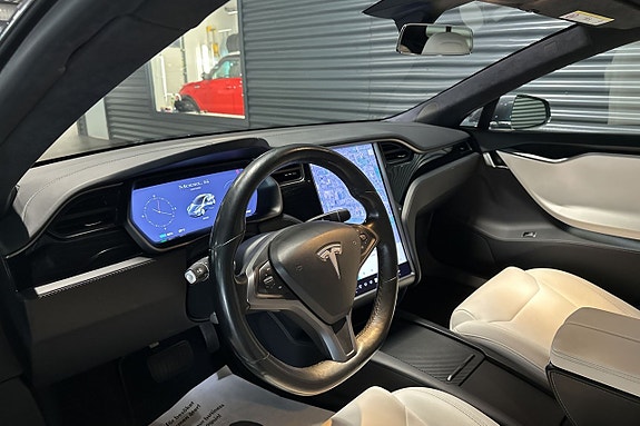 Tesla Model S 7 of 26
