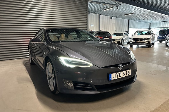 Tesla Model S 3 of 26
